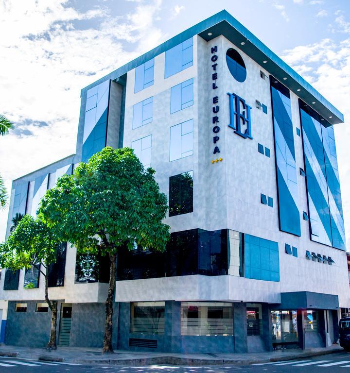 Hotel Europa Iquitos Buitenkant foto