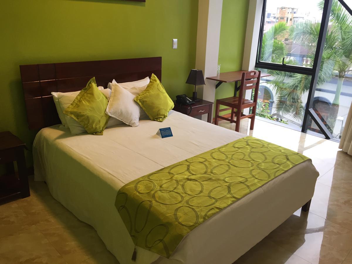 Hotel Europa Iquitos Buitenkant foto