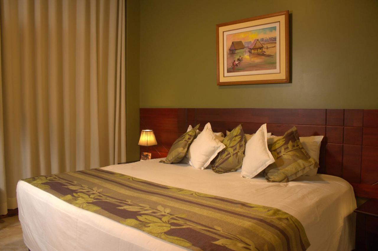 Hotel Europa Iquitos Buitenkant foto