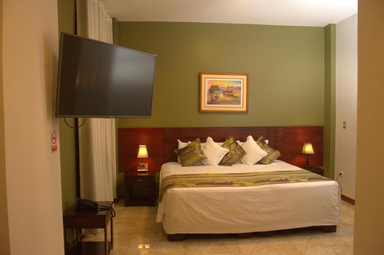 Hotel Europa Iquitos Buitenkant foto