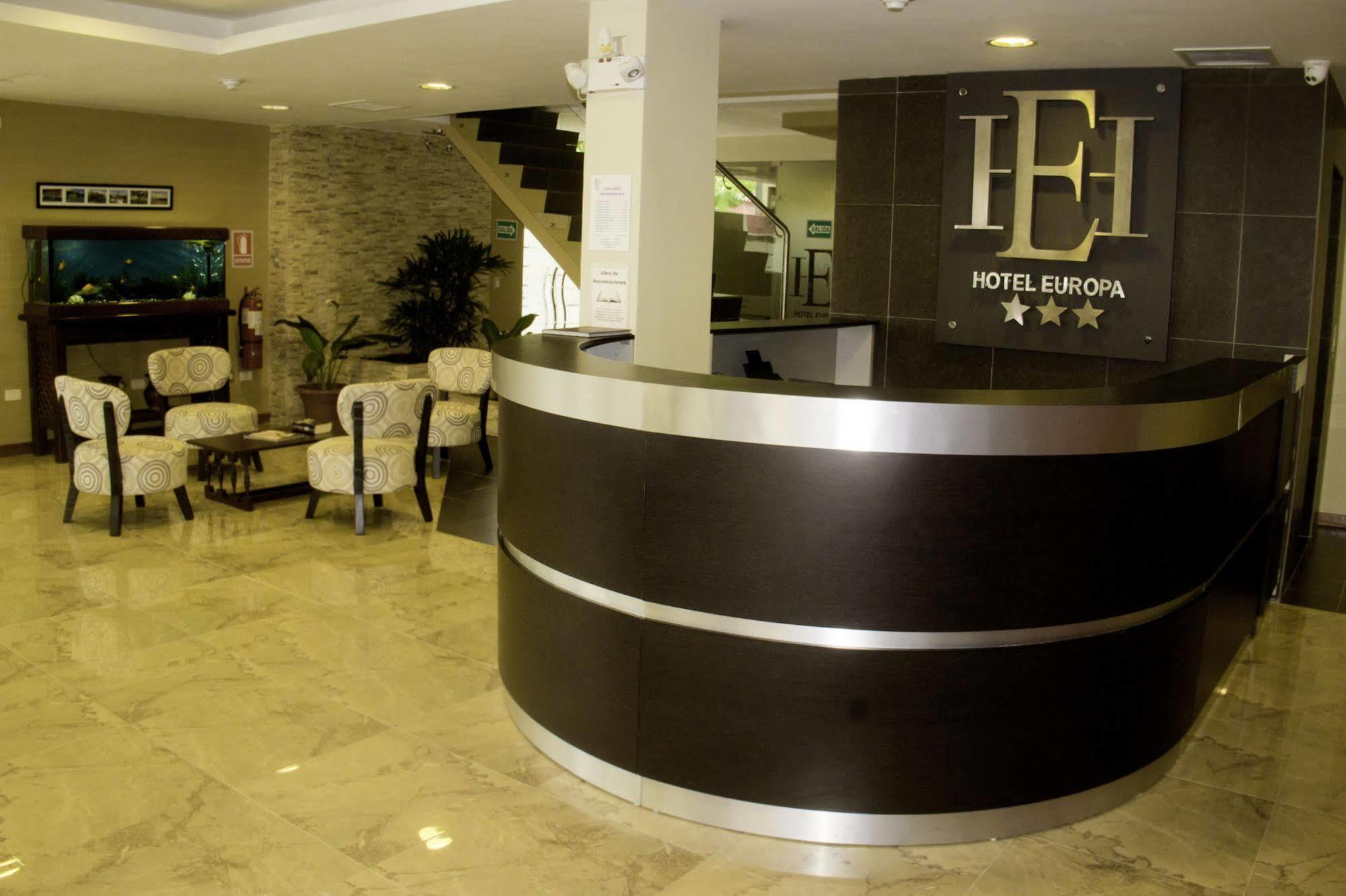 Hotel Europa Iquitos Buitenkant foto