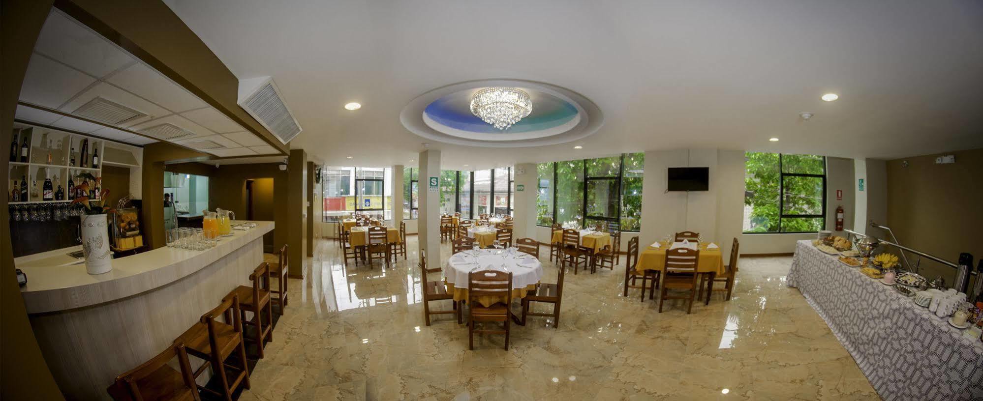 Hotel Europa Iquitos Buitenkant foto